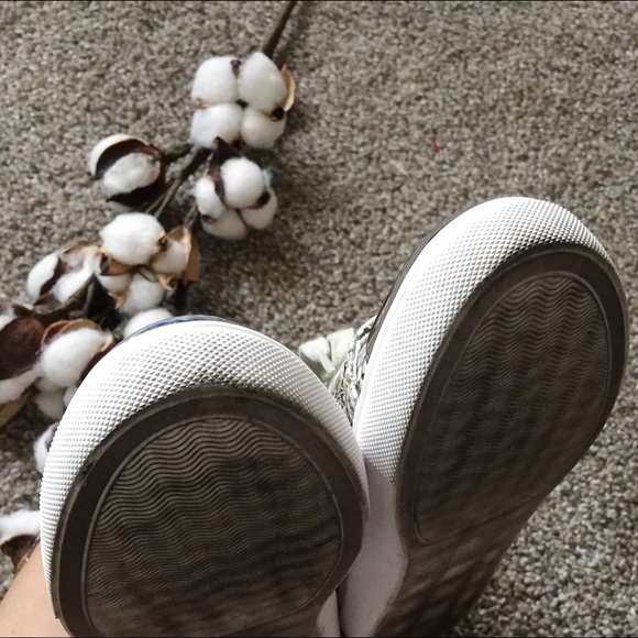 Steve Madden | CLYDD-M Snake Silver Metallic Shoes - Picture 6 of 8